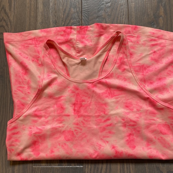 Under Armour Tank - Picture 3 of 4